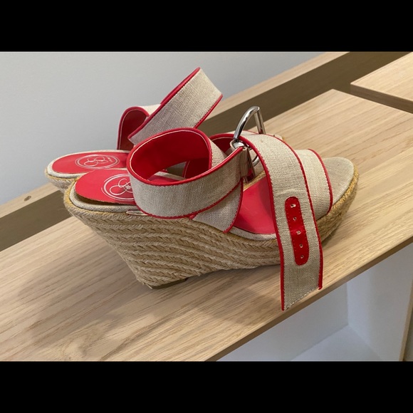 Jessica Simpson Wedge - Size 6 - Picture 3 of 10